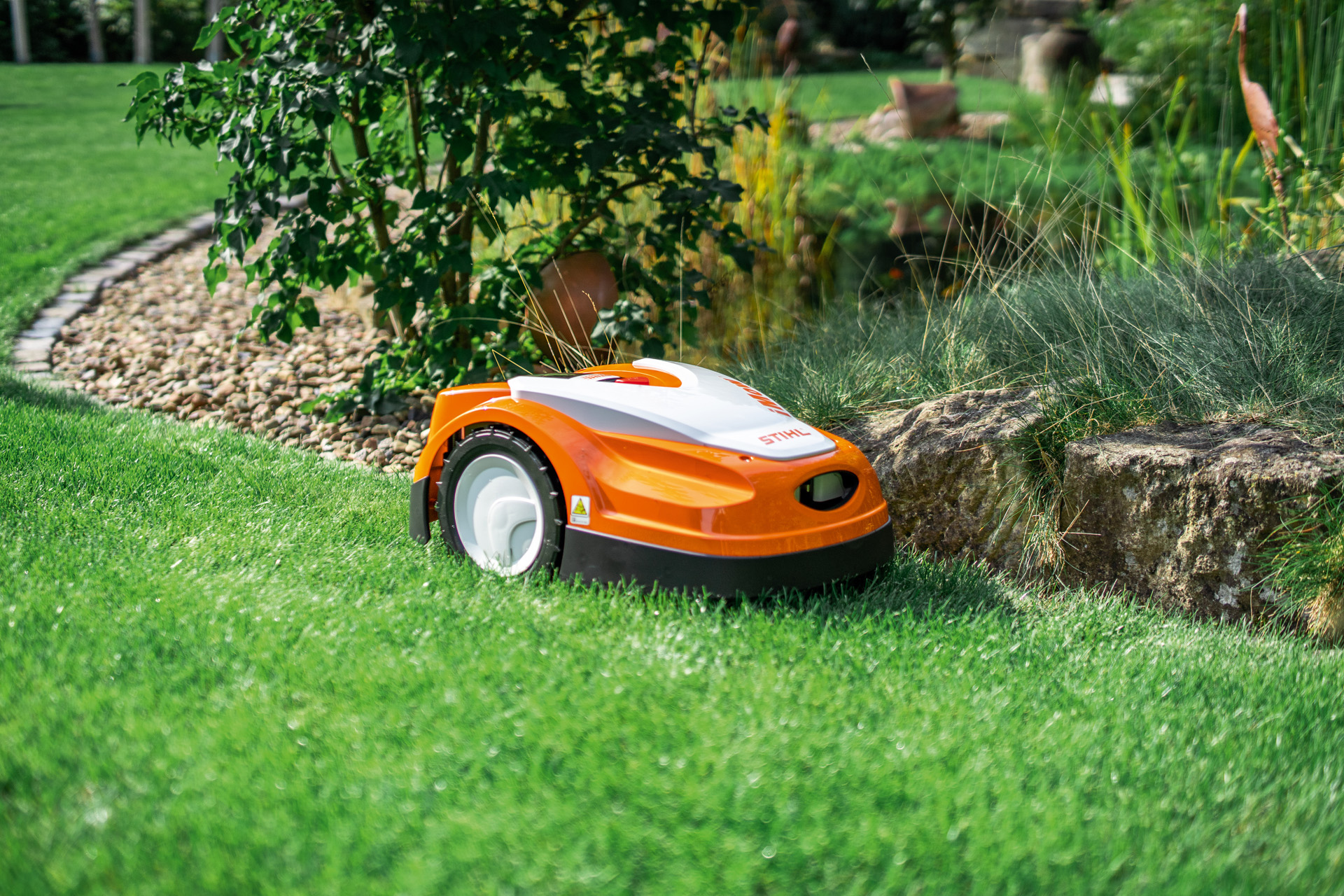 RMI 422 robotmaaier STIHL