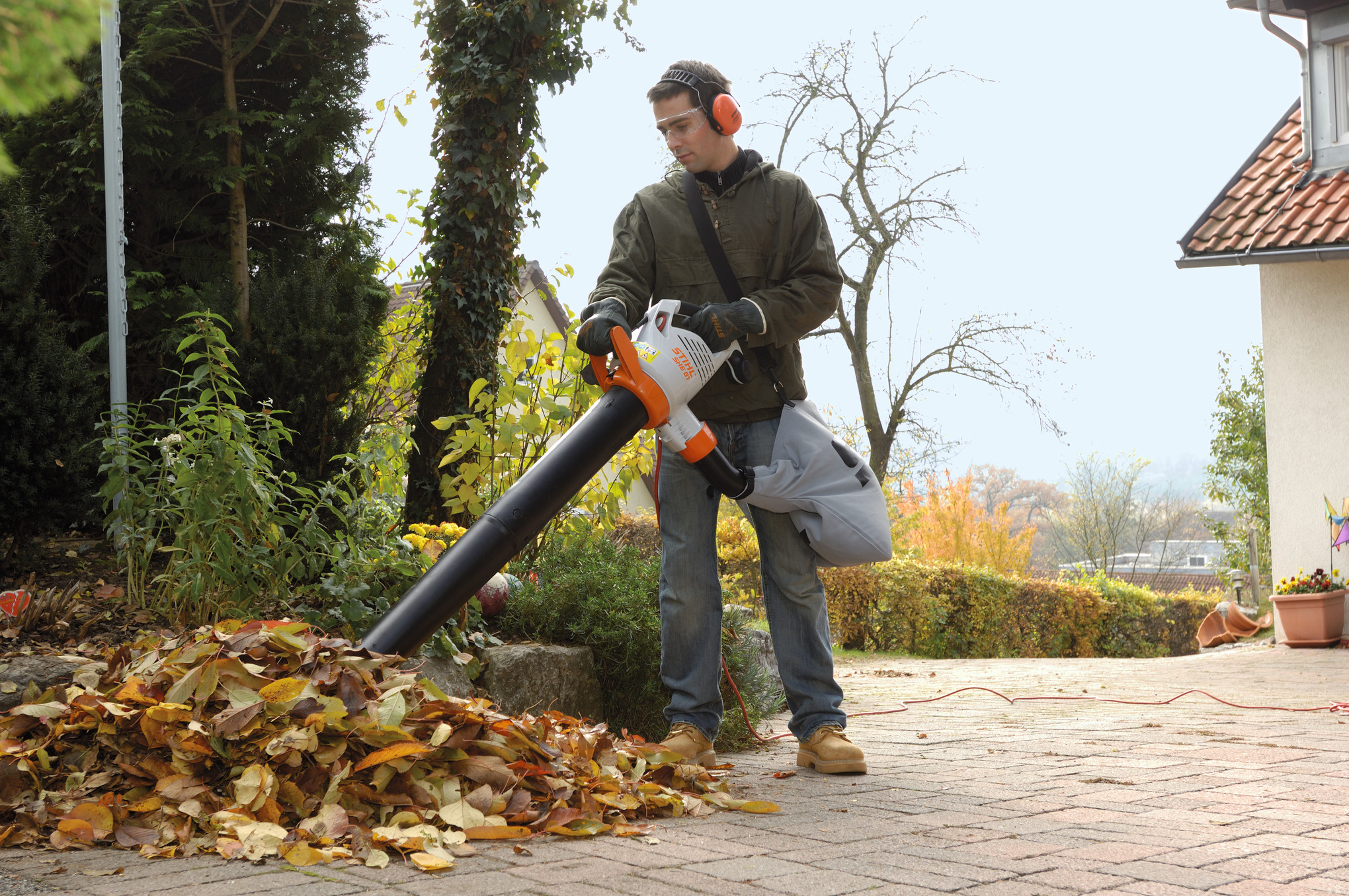 versnelling Leeuw stapel SHE 81 elektrische bladzuiger | STIHL