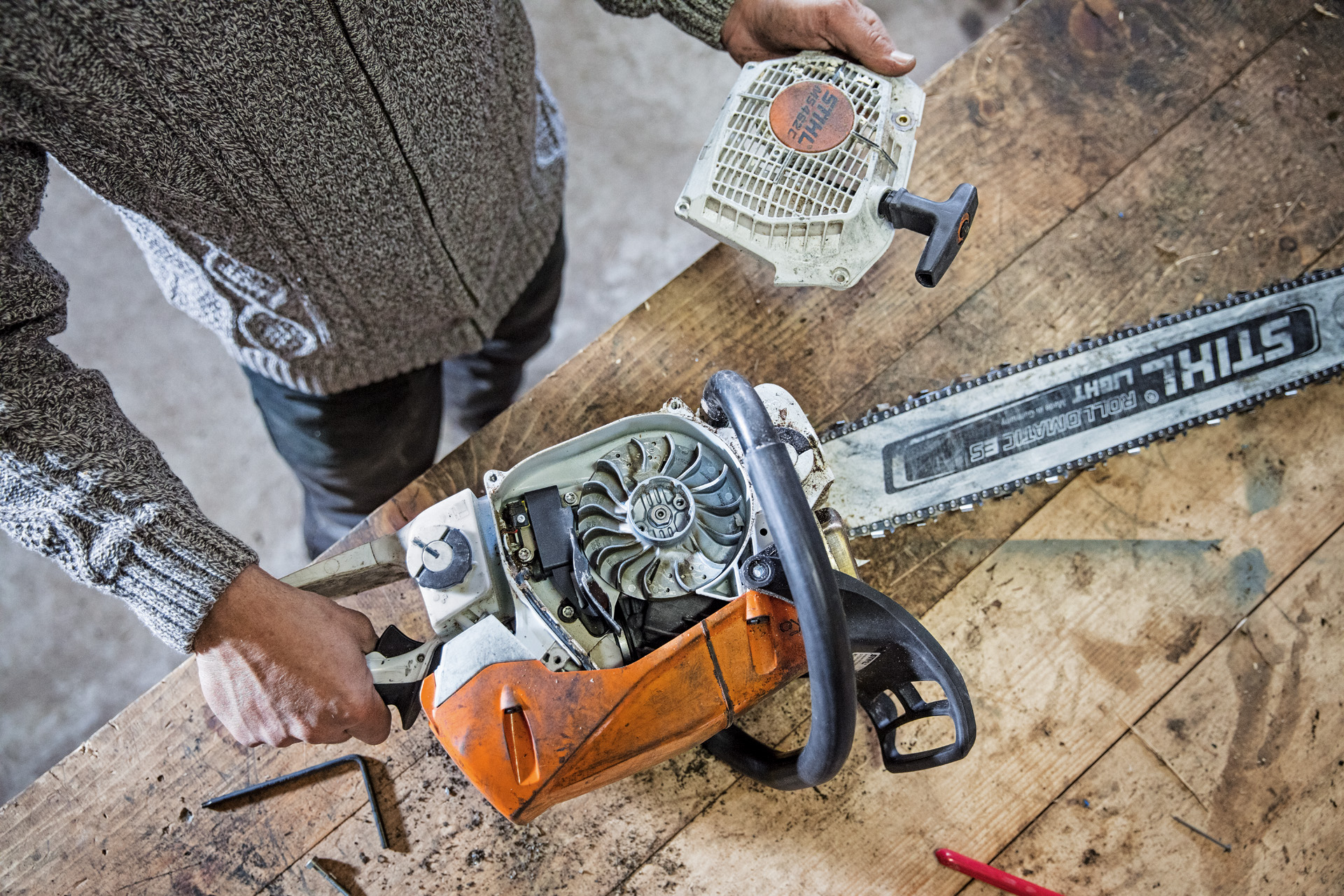 STIHL MS 462 C-M voor het schoonmaken van de kettingzaag